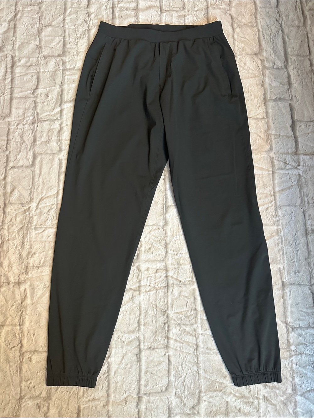 lululemon athletica Men's Dark Gray Joggers - Slim Tapered Sweatpants Size M